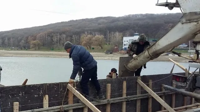 На Комсомольском озере в Ставрополе завершаются бетонные работы