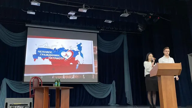 В Невинномысске представители молодёжи встретились с Героями России