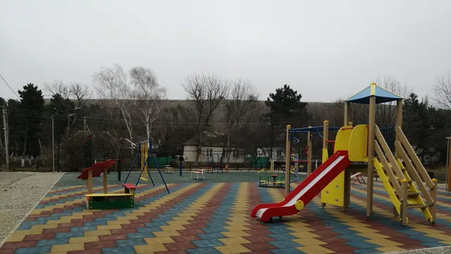 В ставропольском селе Красном обустроили детскую спортплощадку