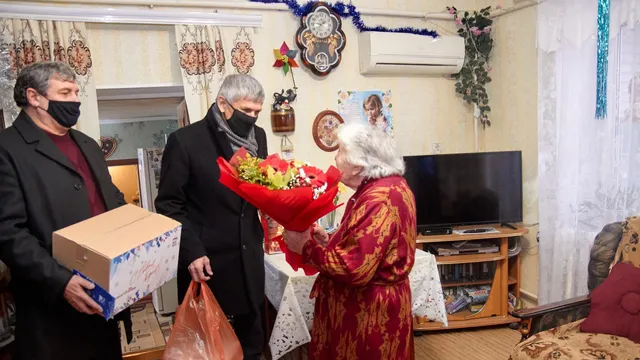 На Ставрополье ветераны и медики получили новогодние поздравления