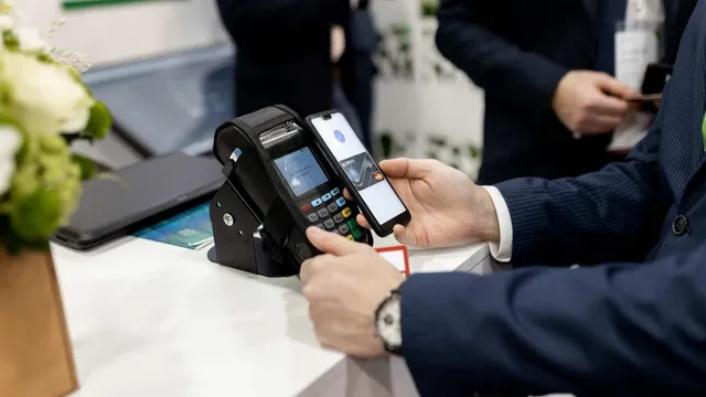 Сбер развивает систему безналичных платежей в сети МФЦ