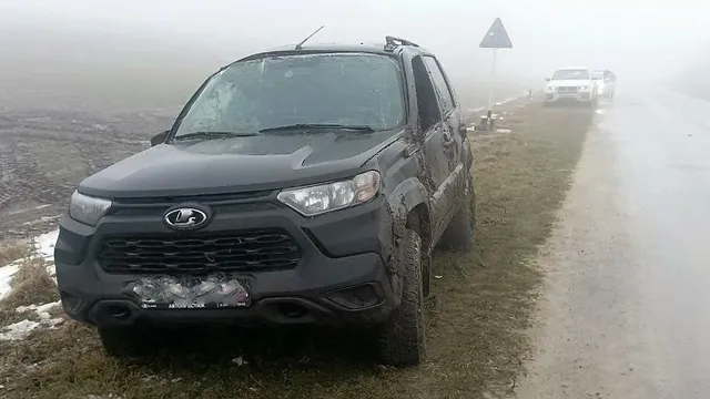 В Шпаковском округе при опрокидывании автомобиля пострадали два человека