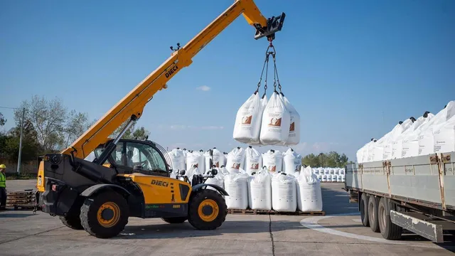 Краевые аграрии наращивают запасы минеральных удобрений к весенней посевной