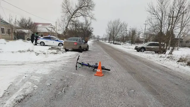 В Зеленокумске автомобиль сбил 11‑летнего велосипедиста