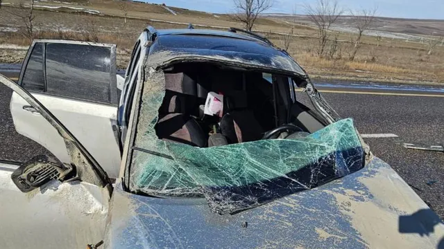 На Ставрополье водитель без прав пострадал при столкновении с бетонным ограждением