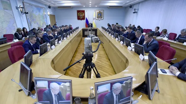 Подготовку к новогодним праздникам обсудили в правительстве Ставрополья